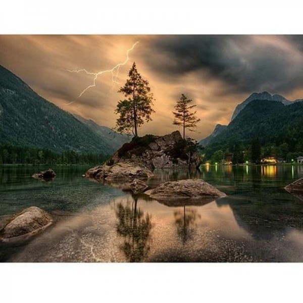 Landschaft bei Gewitter